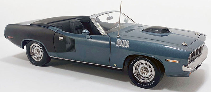 Model of 1971 Cuda with Open convertible top.