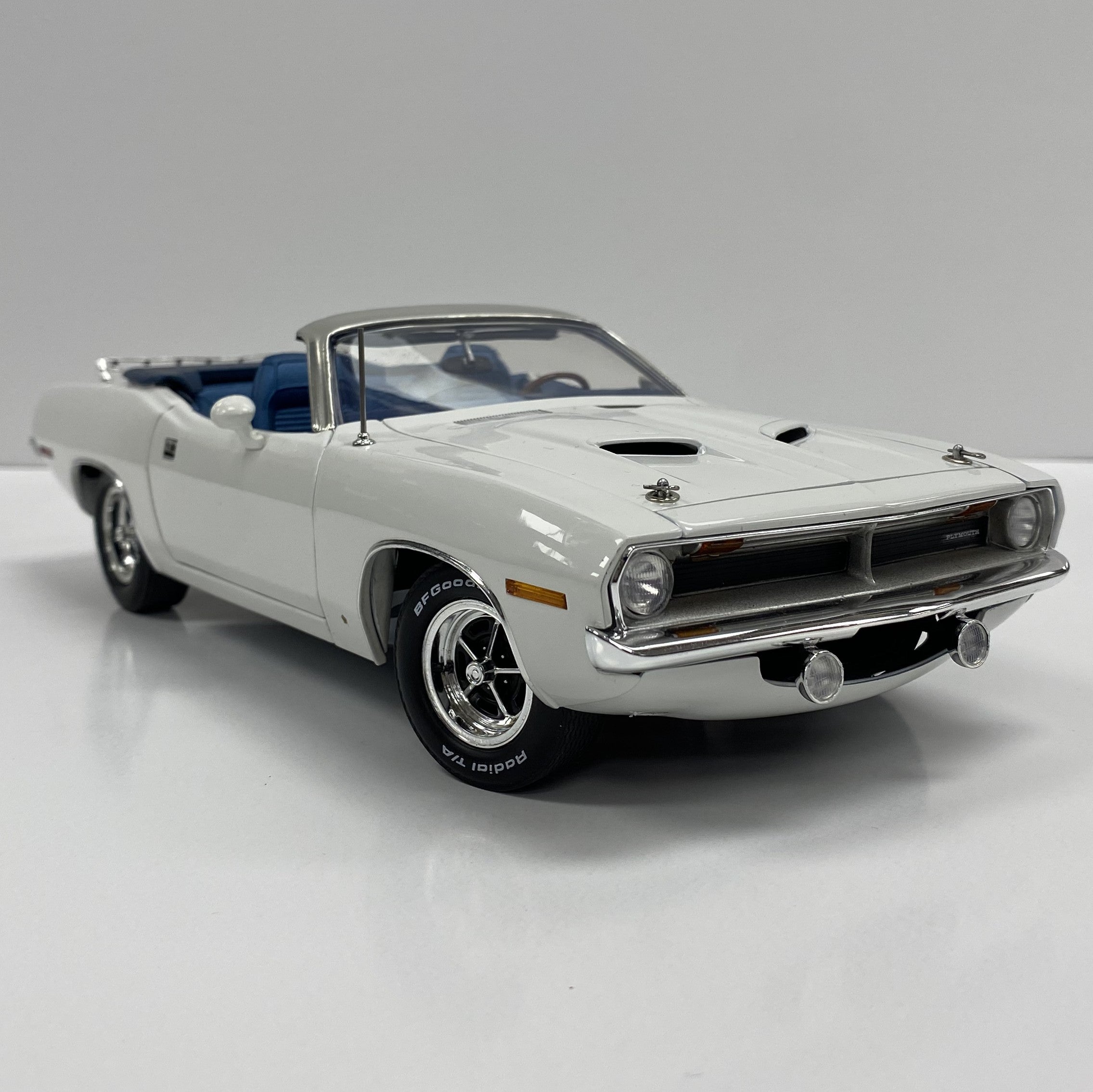 1/18 scale model of white 1970 383 Cuda.