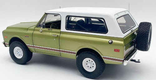 1/18 1972 GMC Jimmy KC Highlighter in Medium Olive with White Top