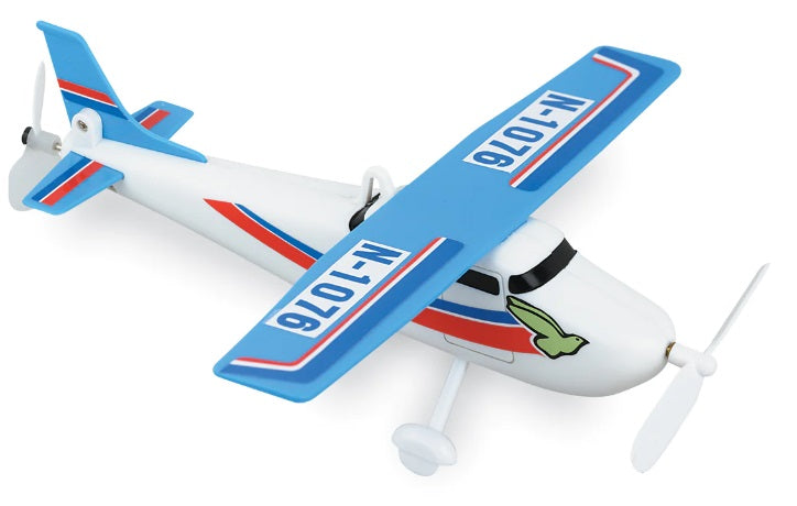 Flying Skyhawk on String