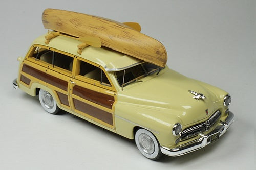 1/43 1949 Mercury Woodie Miami Cream with Yellow and Woodgrain Sides and Green Interior with Kayak on Roof