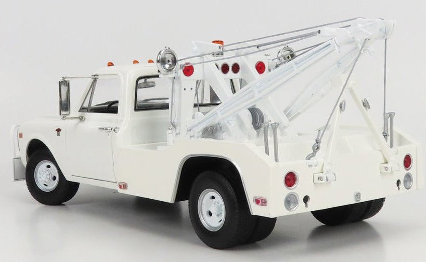 1/18 68 Chevy C-30 Wrecker Whi