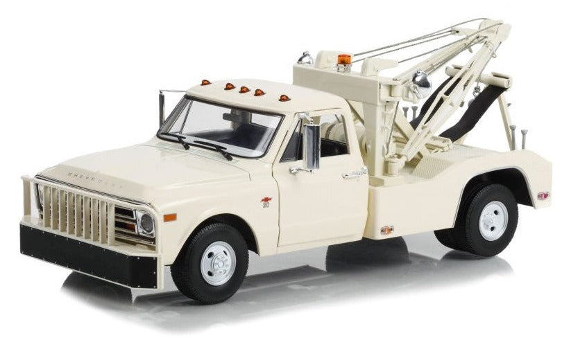 1/18 68 Chevy C-30 Wrecker Whi