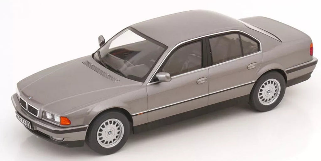 1/18 scale model of a 1944 BMW 7-SERIES 740i (E38) grey metallic in color.