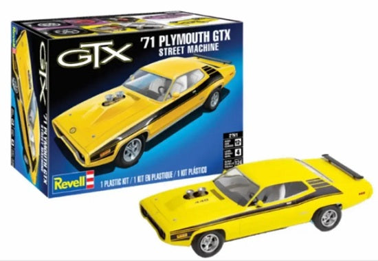 1971 Plymouth GTX Street Machine plastic model kit painted yellow with matching box.