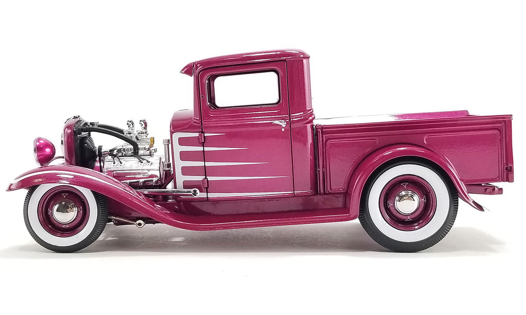 1/18 scale model car of 1932 Ford Pick Up