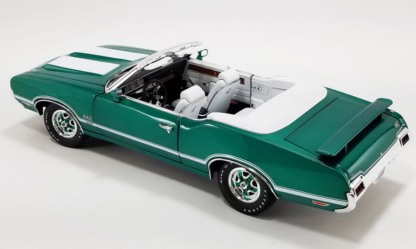 1/18 1972 Oldsmobile 442 W-30 Convertible Radiant Green