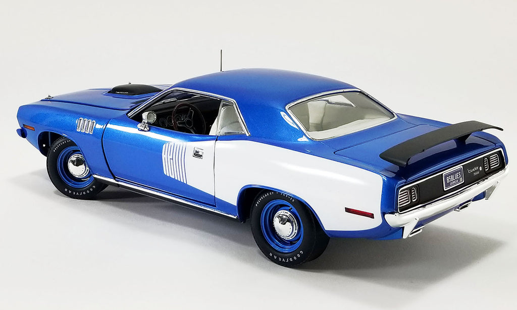 1/18 scale model of a 1971 Plymouth HEMI Barracuda B5 in blue metallic with white "HEMI" billboard.