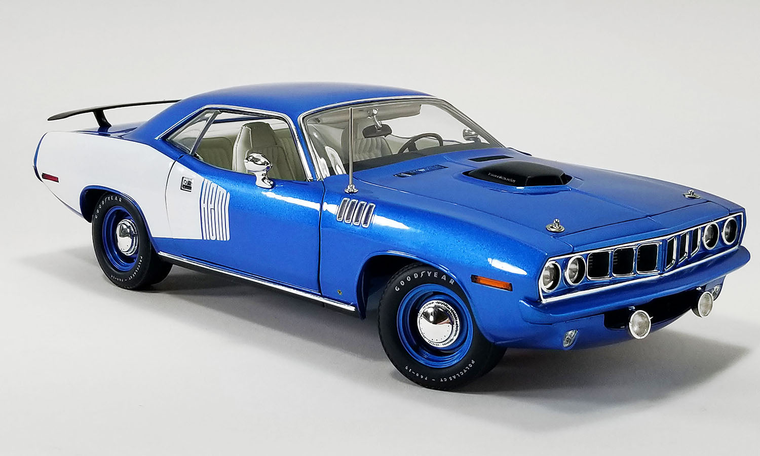 1971 Plymouth Cuda 1\18スケールモデルミニカー 1971 PLYMOUTH CUDA 340 BAHAMA YELLOW YCID 1:18 SCALE LE 1/199 NIB
