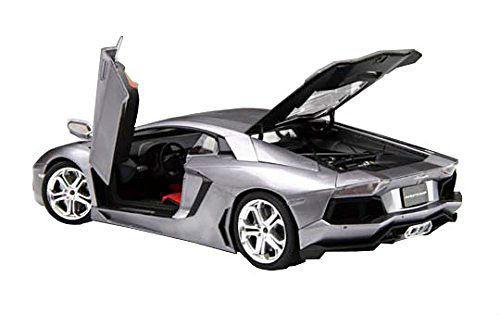 1/24 Lamborghini Aventador LP7700-4 Sports Car w/ Engine