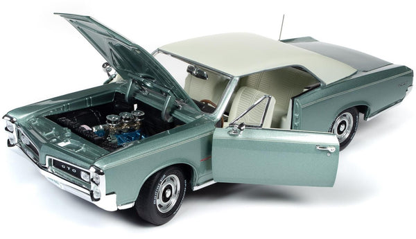 1/18 1966 Pontiac GTO Hard Top Palmetto Green *Blemished*
