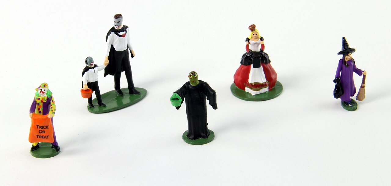 Halloween themed figures.